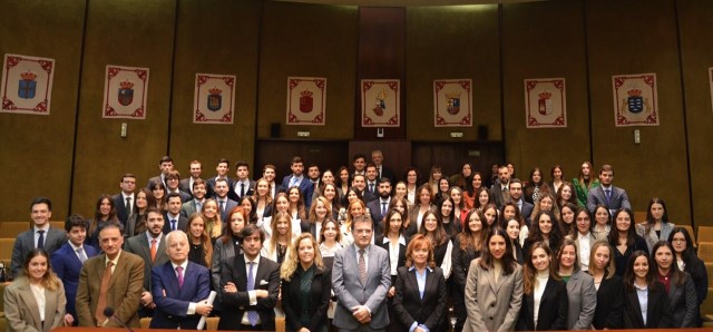La Vicepresidenta del Tribunal Constitucional recibe a la 62ª promoción de la Carrera Fiscal